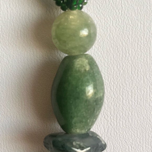 Aventurine Stone Necklace With Seed Beads, EUC - Picture 5 of 8